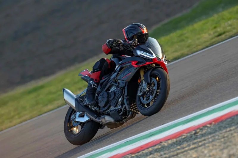 Aprilia Tuono V4 Factory 2026 Image: 2 Aprilia Tuono V4 Factory 2026 70917