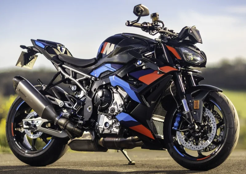 2027 BMW M 1000 R