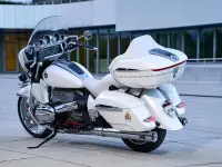 BMW R18 Transcontinental Pope Leo XIV Edition 2026 70116 Thumb