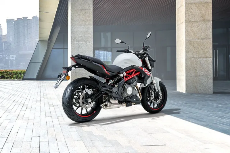 Benelli 302S 2023 Image: 2 Benelli 302S 2023 74732