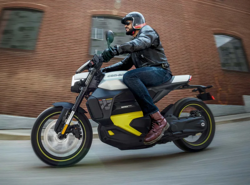 2025 Can-Am Pulse 73