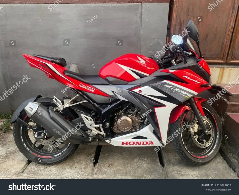 Honda CBR150R 2023 Image: 2 Honda CBR150R 2023 74523