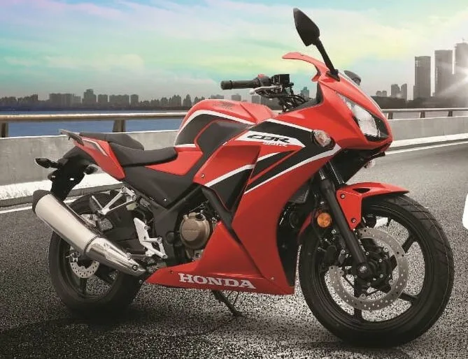 Honda CBR250R 2017 Image: 1 Honda CBR250R 2017 74152