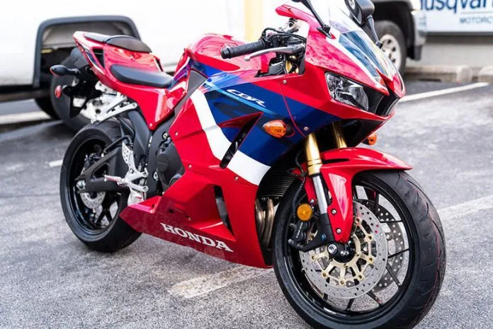 Honda CBR600RR 2023 Image: 2 Honda CBR600RR 2023 74872