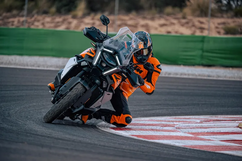 KTM 1390 Super Adventure R 2026 Image: 3 KTM 1390 Super Adventure R 2026 70136