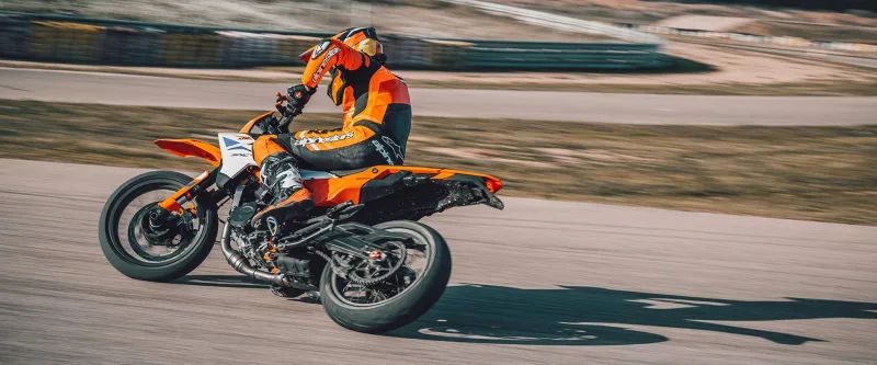 KTM 390 SMC R 2026 Image: 3 KTM 390 SMC R 2026 71175