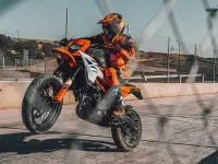 KTM 390 SMC R 2026 71176 Thumb