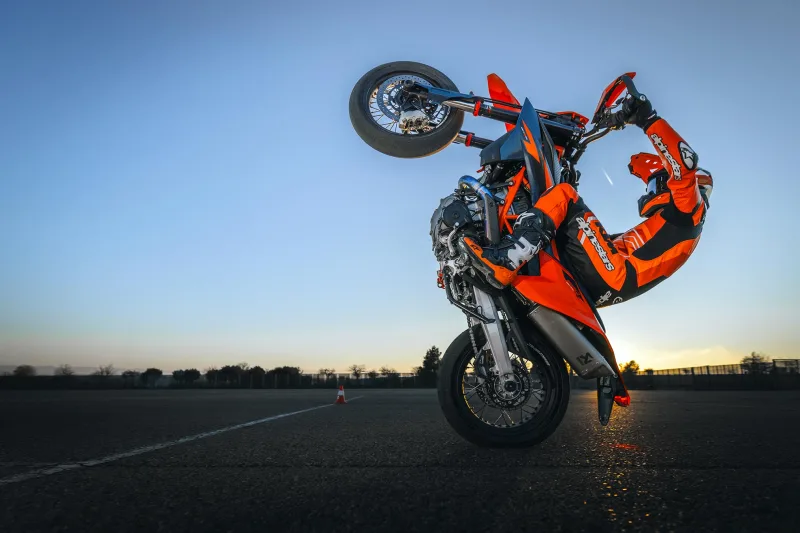 KTM 690 SMC R 2026 Image: 1 KTM 690 SMC R 2026 69234