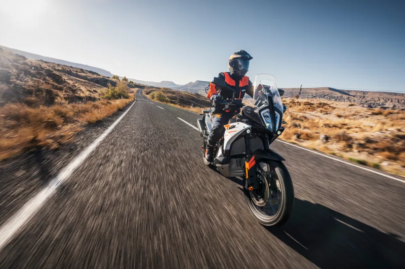 KTM 1290 Super Duke GT 2024 Image: 6 KTM 1290 Super Duke GT 2024 73570