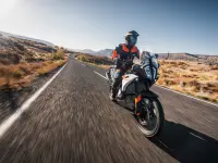 KTM 1290 Super Duke GT 2024 73570 Thumb