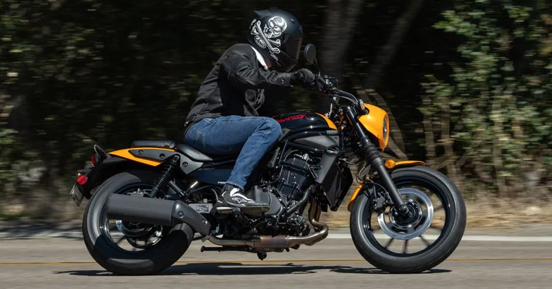 Kawasaki Vulcan 900 Custom 2024 Image: 2 Kawasaki Vulcan 900 Custom 2024 73440