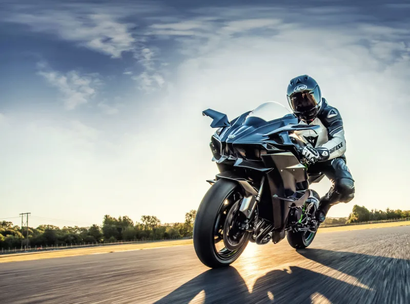 Kawasaki Ninja H2R ABS 2026 Image: 2 Kawasaki Ninja H2R ABS 2026 70328