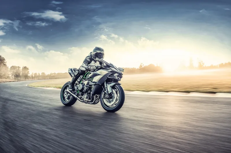Kawasaki Ninja H2 2025 Image: 2 Kawasaki Ninja H2 2025 73478