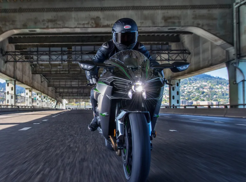 Kawasaki Ninja H2 Carbon ABS 2026 Image: 3 Kawasaki Ninja H2 Carbon ABS 2026 70334