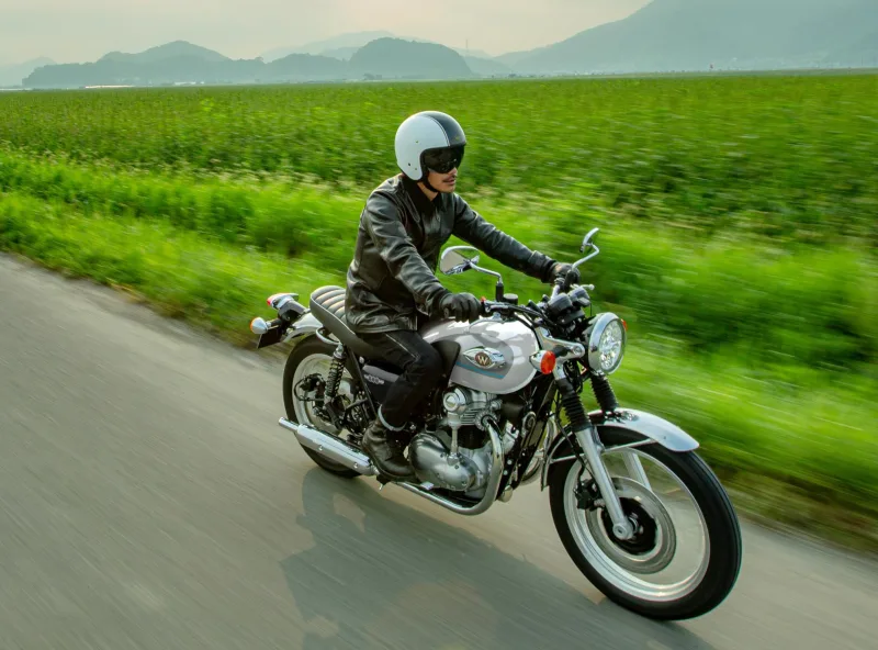 Kawasaki W800 ABS 2026 Image: 3 Kawasaki W800 ABS 2026 70381