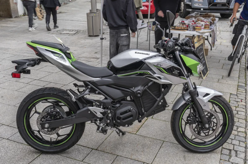 Kawasaki Z e-1 2024 Image: 1 Kawasaki Z e-1 2024 75098