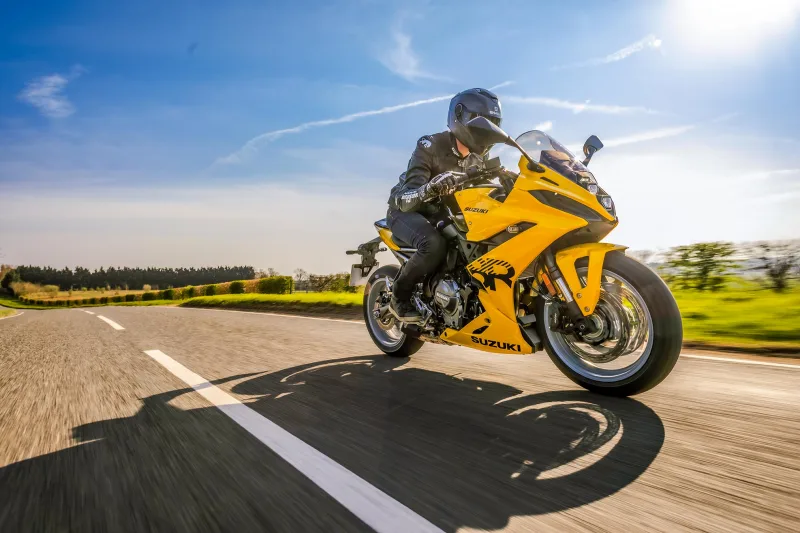 Suzuki GSX-8R Kiiro Limited Edition 2026 Image: 1 Suzuki GSX-8R Kiiro Limited Edition 2026 69110