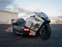Suzuki Hayabusa 2025 73733 Thumb