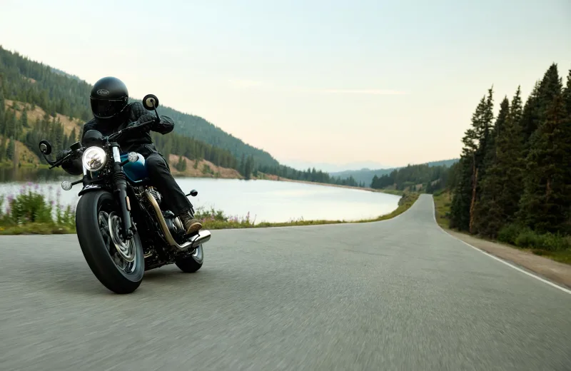 Triumph Bonneville Bobber 2026 Image: 4 Triumph Bonneville Bobber 2026 70272