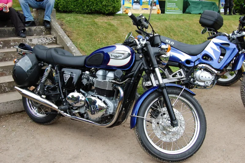 2025 Triumph Bonneville T100