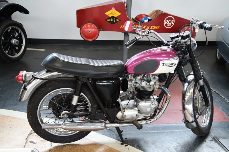2025 Triumph Bonneville T120