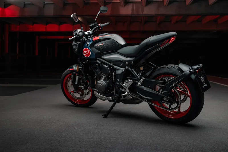 Triumph Trident 660 Triple Tribute Special Edition 2026 Image: 2 Triumph Trident 660 Triple Tribute Special Edition 2026 70206