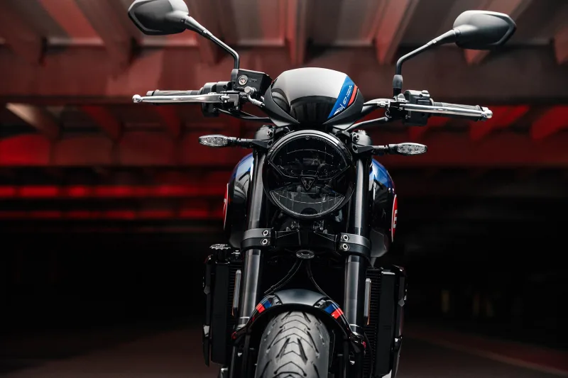 Triumph Trident 660 Triple Tribute Special Edition 2026 Image: 6 Triumph Trident 660 Triple Tribute Special Edition 2026 70210