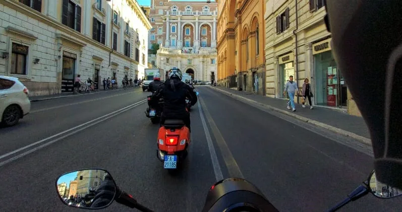Vespa GTS SuperSport 300 2024 Image: 2 Vespa GTS SuperSport 300 2024 73863