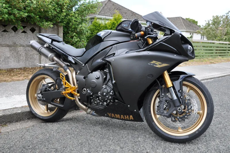 2025 Yamaha R1 Gytr